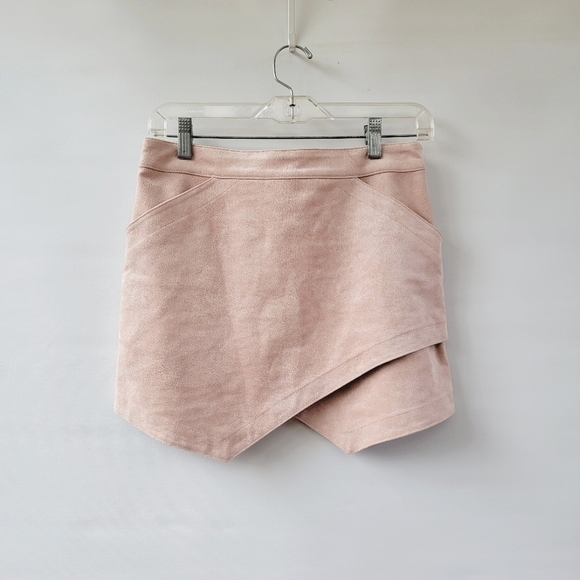 BCBGMaxAzria Dresses & Skirts - BCBGMaxAzria Beckett Bare Pink Women's Size 2 Faux Suede Mini Skirt Minimalist